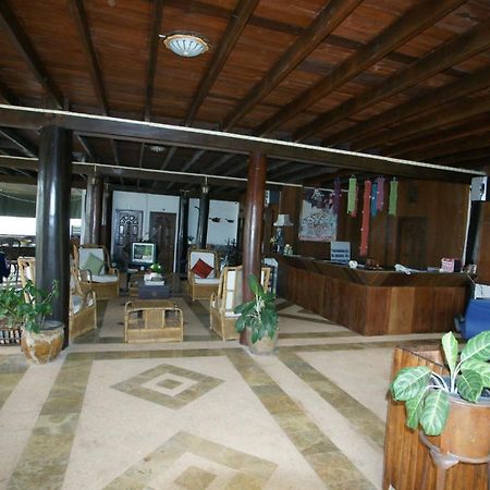 Ruen Thai Rim Haad Thang Kwian Exterior foto