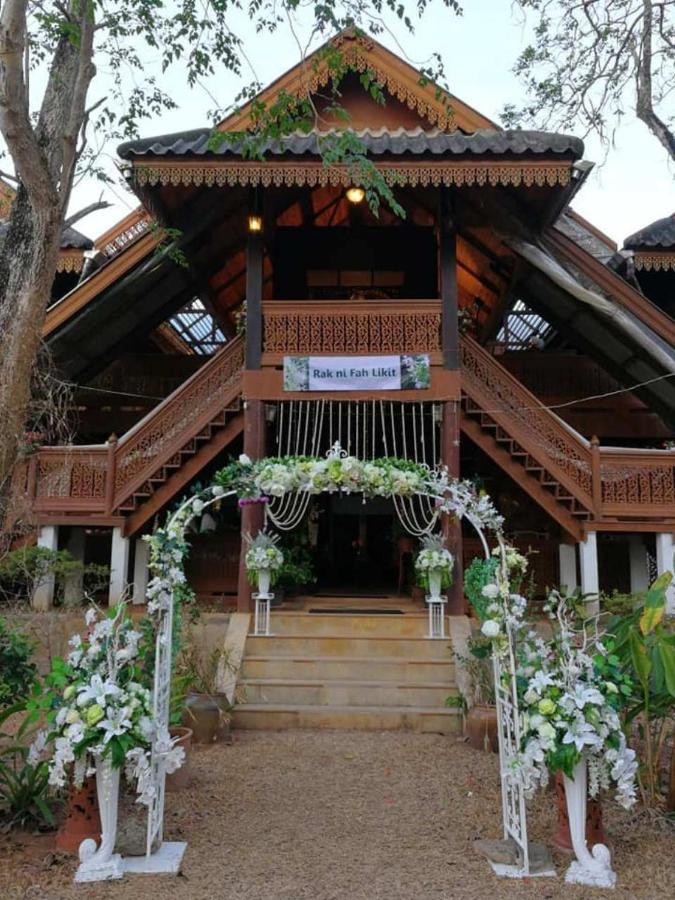 Ruen Thai Rim Haad Thang Kwian Exterior foto