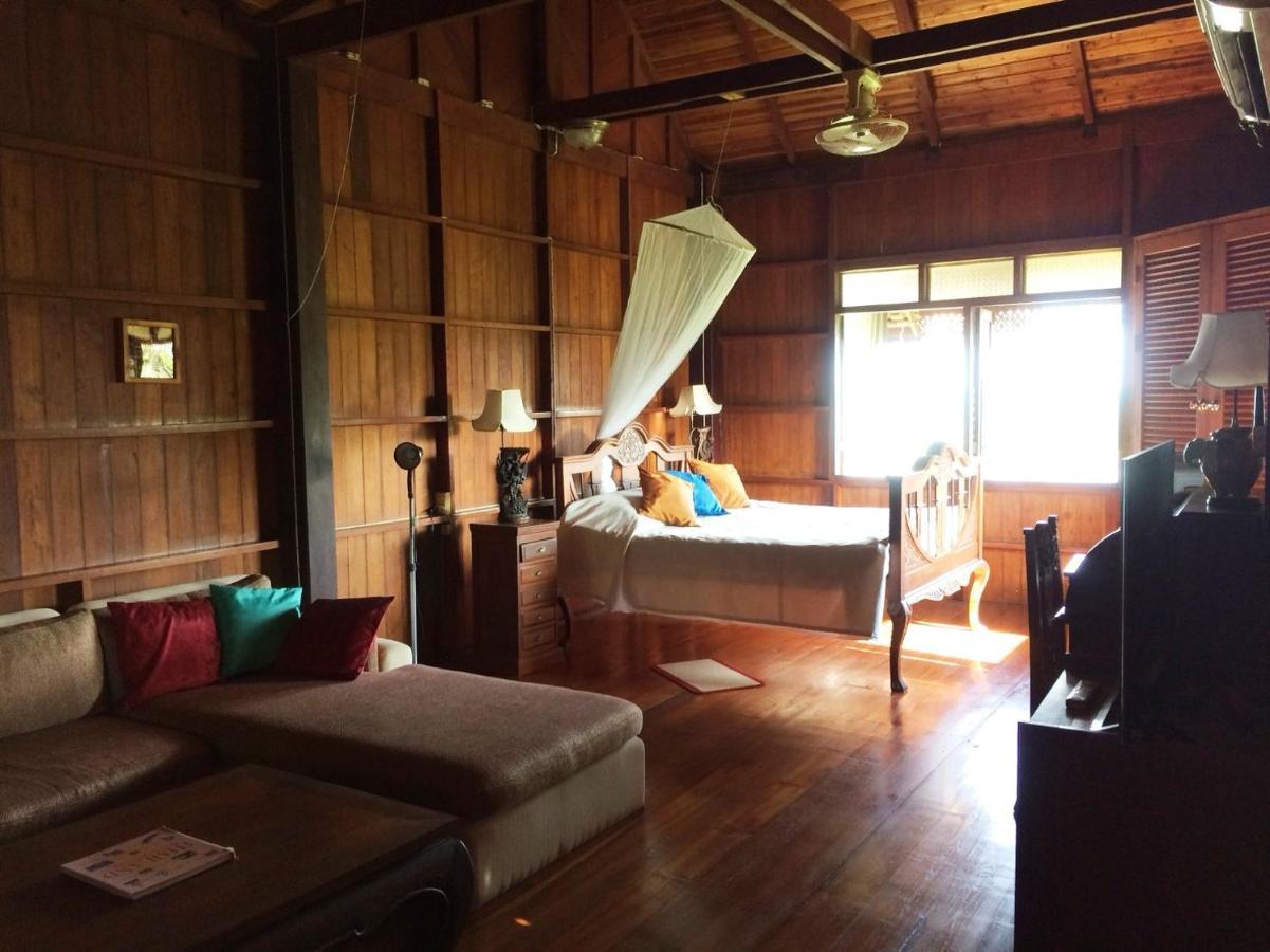 Ruen Thai Rim Haad Thang Kwian Exterior foto