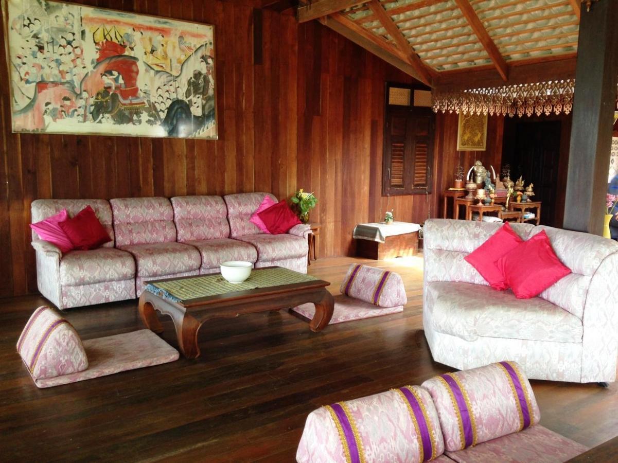 Ruen Thai Rim Haad Thang Kwian Exterior foto