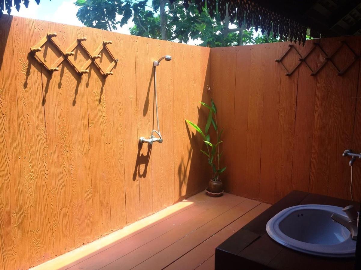 Ruen Thai Rim Haad Thang Kwian Exterior foto